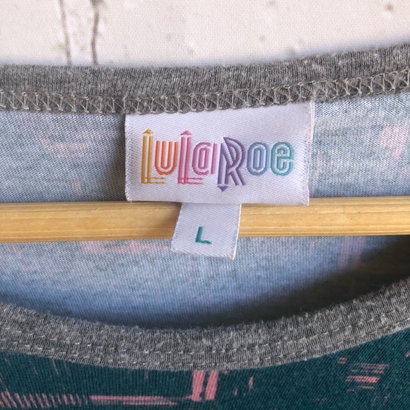 LULAROE 3/4 Sleeve Tee Shirt Size Large - Picture 3 of 3